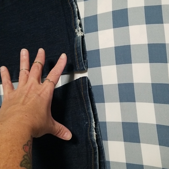 TRUE RELIGION BRAND JEANS - Picture 11 of 16